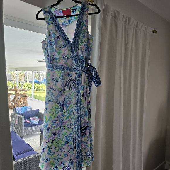 LILLY PULITZER SHAYLEE RESORT WHITE SHELL BEACH ENGINEERED WRAP DRESS Sz 8 EUC - Picture 1 of 4